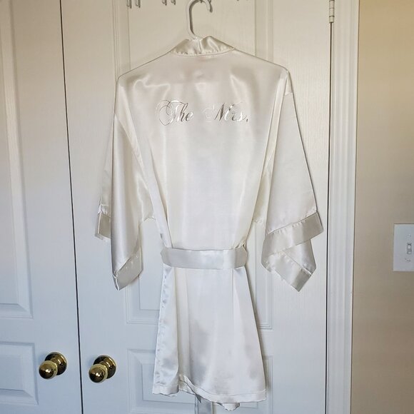 La Senza "The Mrs." Robe in White Size S-M - Picture 3 of 4